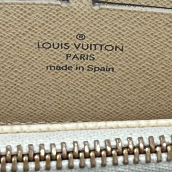 Louis Vuitton Damier Azur Long Zippy Wallet - Picture 8 of 9